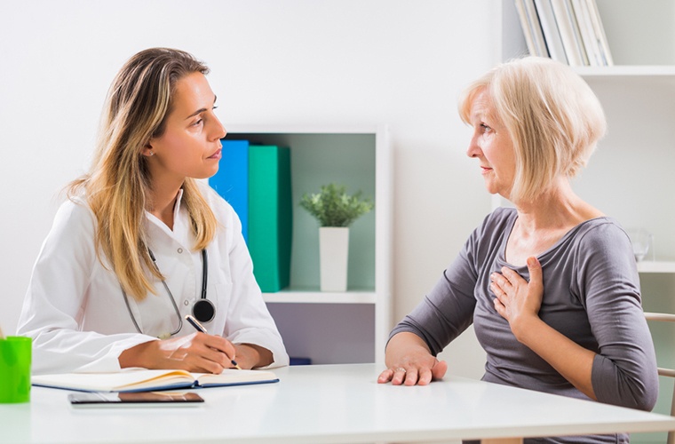 Meandry diagnostyki i leczenia nietolerancji wysiłku i obrzęków u chorej z wywiadem kardiologicznym i białkomoczem