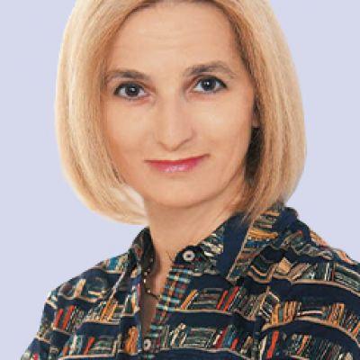 dr Justyna Izdebska